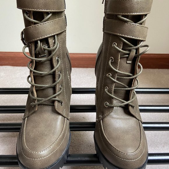 CHASE + CHLOE Shoes - CHASE + CHLOE Women Liane 2 Platform Heel Lace Up Combat Boots - NEW NWOB